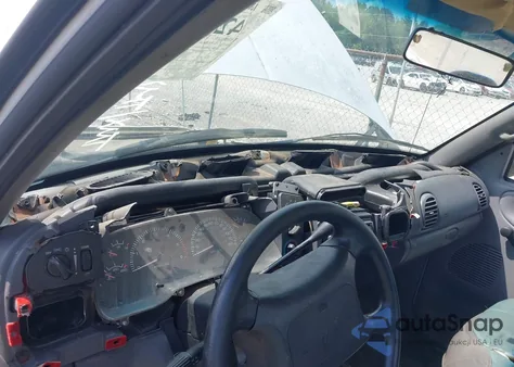 2001 Dodge Ram 1500 St/Ws из США, поврежденный, VIN 1B7HC16X61S748097